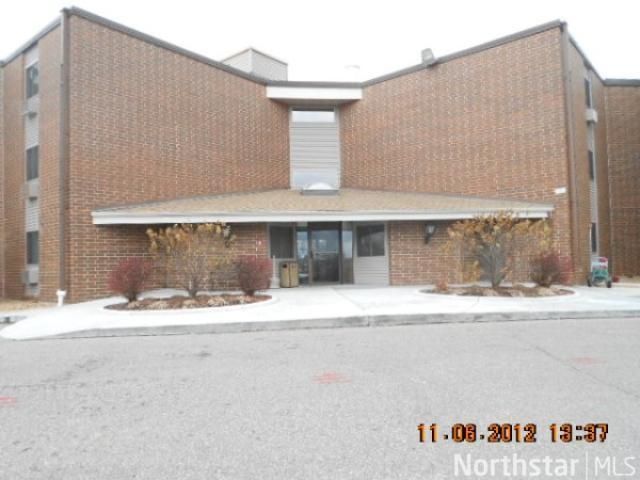 1700 Four Oaks Rd #125, Eagan, MN 55121