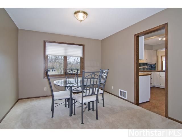 9349 Newcastle Rd, Woodbury, MN 55125