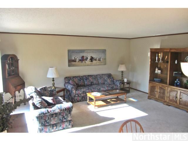 2016 Charlton Rg, West Saint Paul, MN 55118