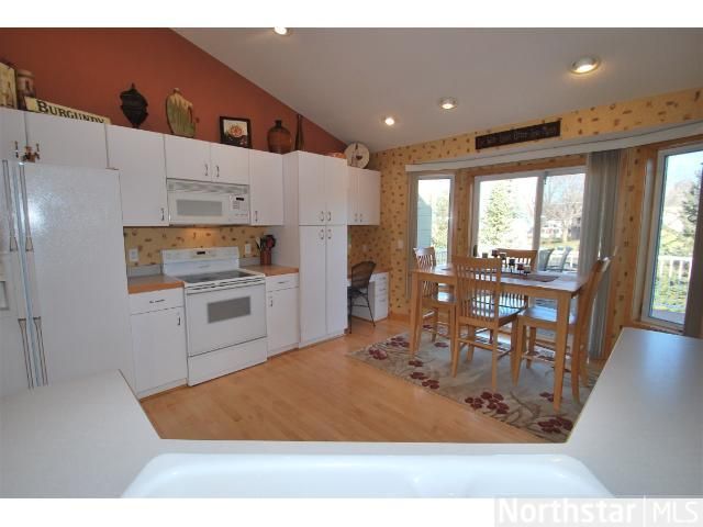 1232 Emerson Ct, Burnsville, MN 55337