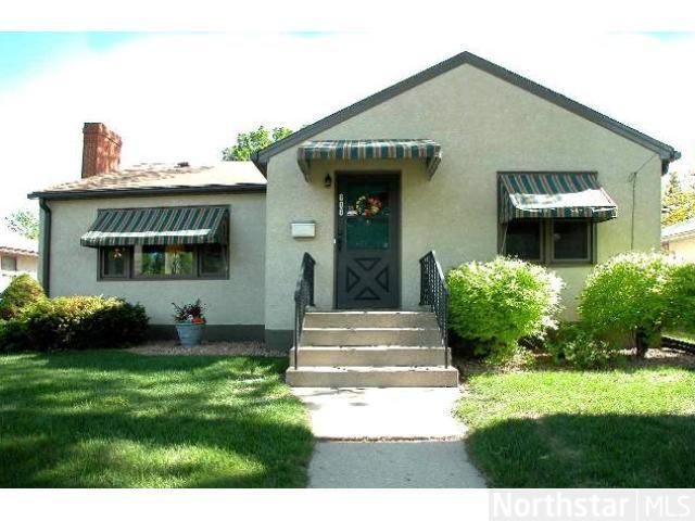 600 36th Ave NE, Minneapolis, MN 55418