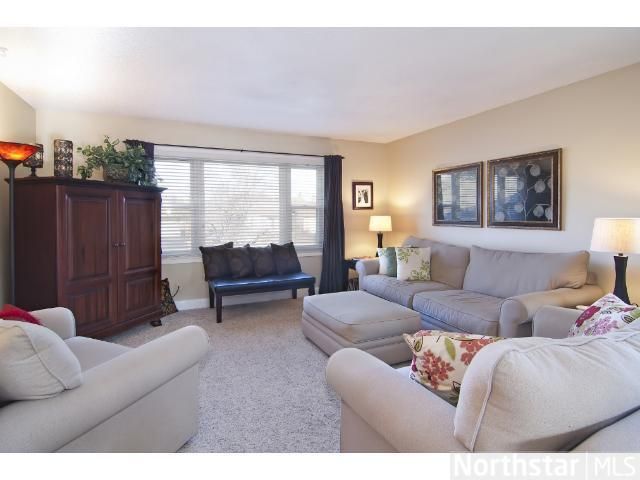 10869 Grant Dr, Eden Prairie, MN 55347