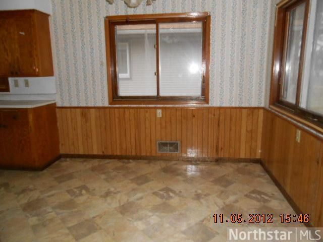 1521 6th St E, Saint Paul, MN 55106