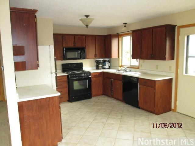 408 Cottonwood Ave NE, Saint Michael, MN 55376