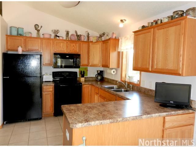 29338 Cordell Ct, Randolph, MN 55065