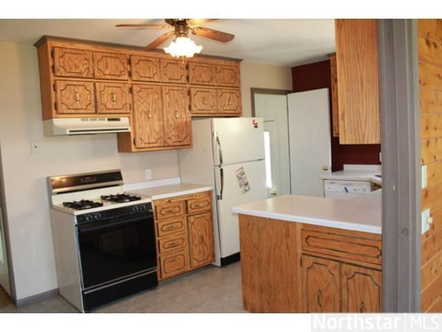 853 Monroe St, Anoka, MN 55303