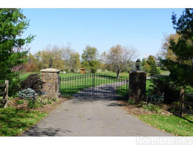 2832 Hamel Rd, Medina, MN 55340