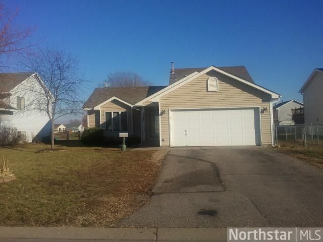 1347 Applegate Ln, Shakopee, MN 55379