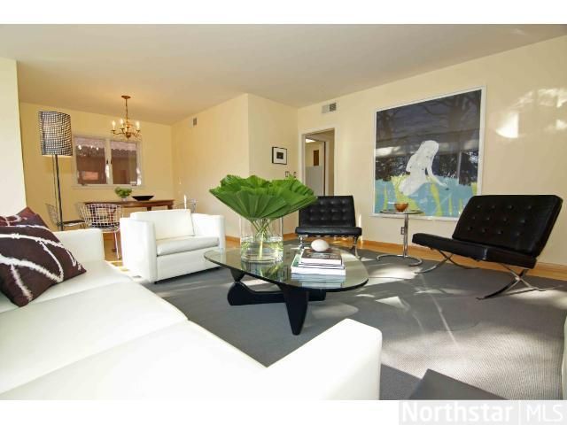 2203 Edgcumbe Rd, Saint Paul, MN 55116