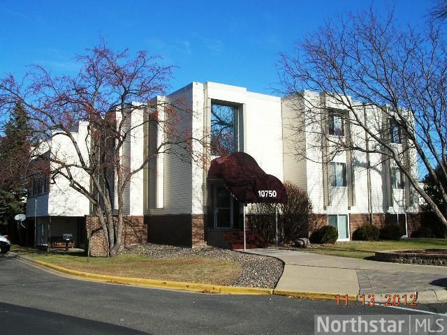 10750 Rockford Rd #102, Minneapolis, MN 55442