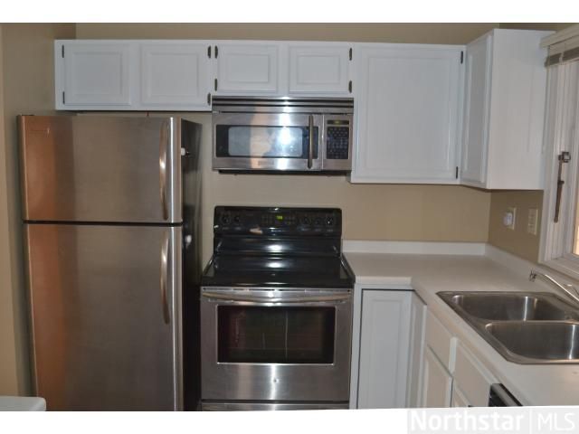 5200 Grandview Ln, Edina, MN 55436