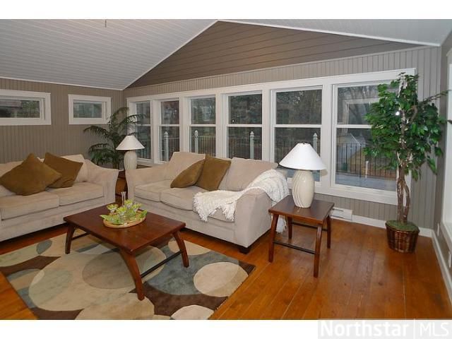 55 Neptune St, Mahtomedi, MN 55115
