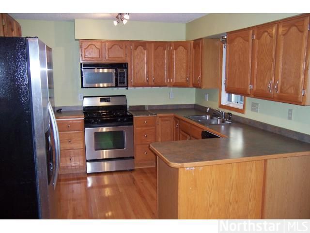 9984 100th Ave N, Maple Grove, MN 55369