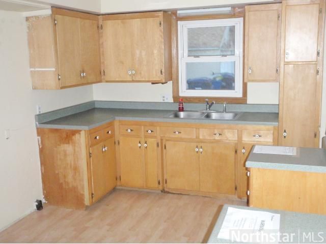 2805 Fairoak Ave, Anoka, MN 55303
