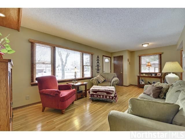 919 111th Ave NW, Coon Rapids, MN 55448