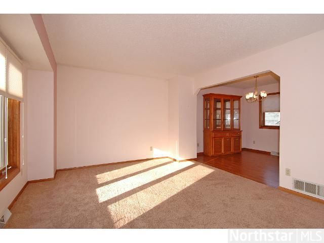 2193 Londin Ln E, Saint Paul, MN 55119