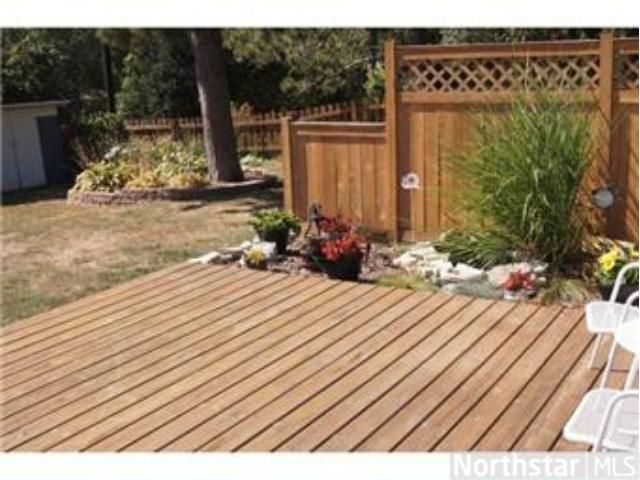 6331 Winsdale St N, Golden Valley, MN 55427