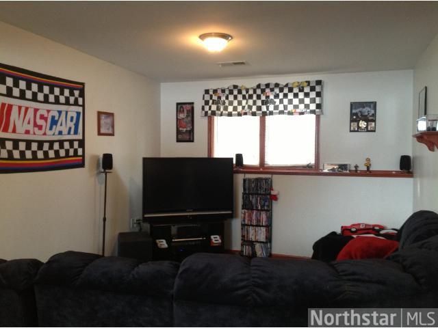 221 Hickory St S, Lester Prairie, MN 55354
