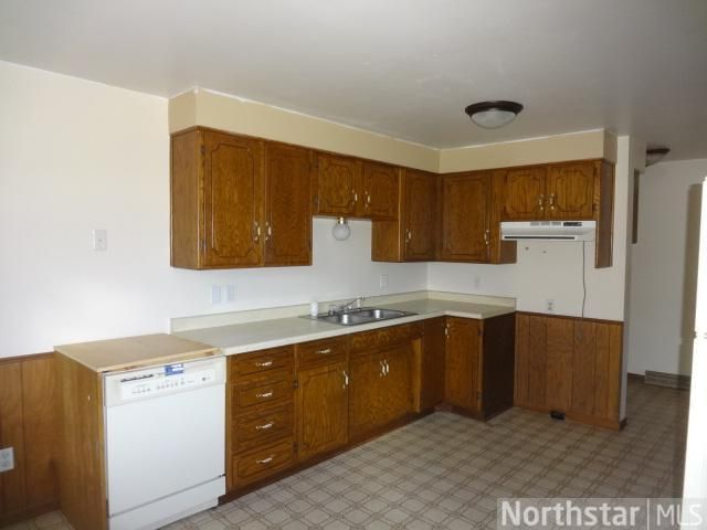 25 14th St NW, Faribault, MN 55021