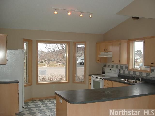 1005 Wentlock Ct NW, Isanti, MN 55040
