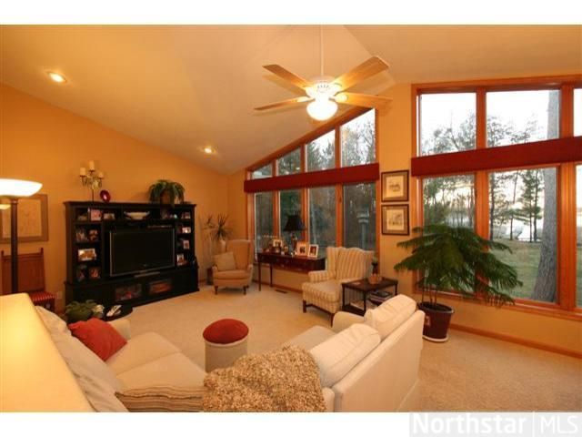 9101 Hunters Ln, Pequot Lakes, MN 56472
