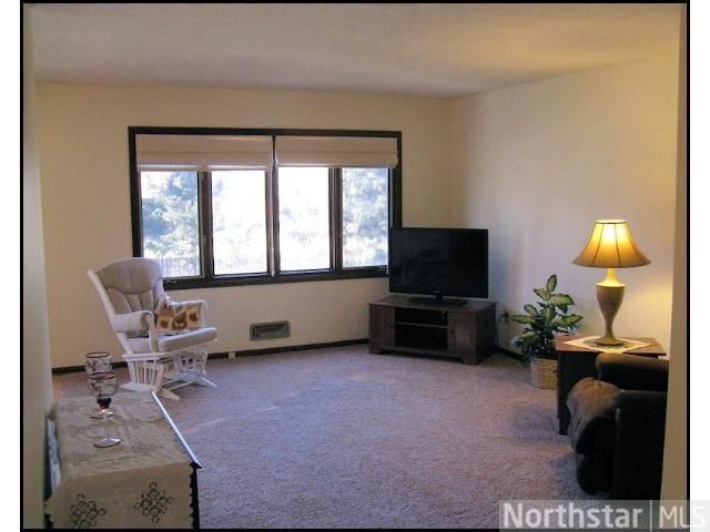10255 Quaker Ln N, Maple Grove, MN 55369