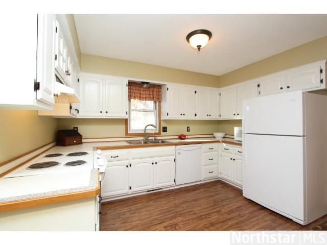 2739 17th St NW, New Brighton, MN 55112