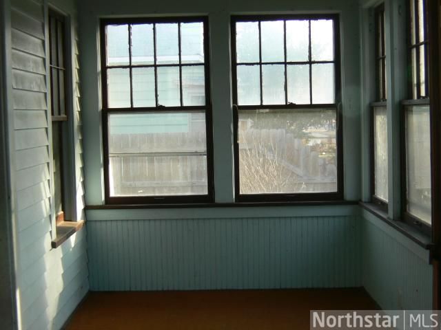 595 Rose Ave E, Saint Paul, MN 55101