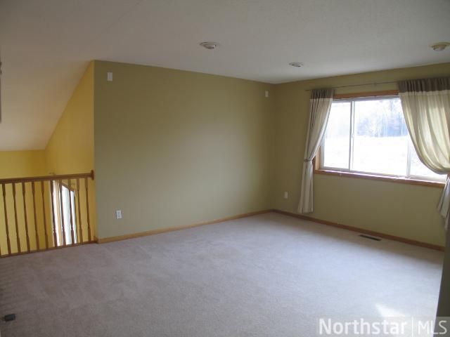 9163 Parkside Dr, Woodbury, MN 55125