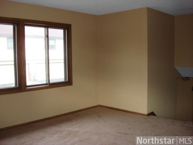 8765 N Maplebrook Cir, Brooklyn Park, MN 55445