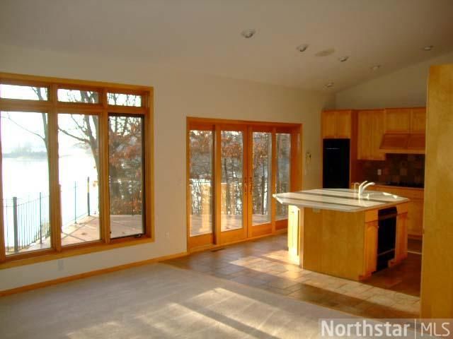 656 Bluebill Cir, Shakopee, MN 55379