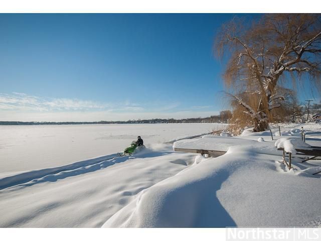 8126 N Shore Trl N, Forest Lake, MN 55025