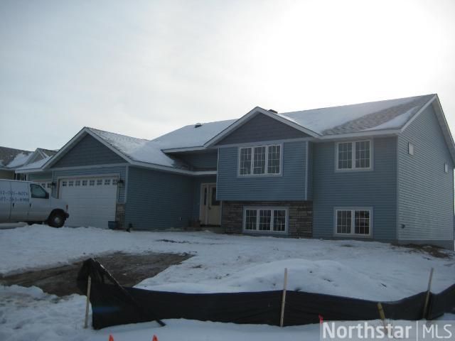2206 Greenfield Dr E, Northfield, MN 55057