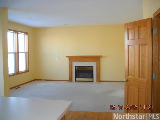 2710 Autumn Woods Dr, Chaska, MN 55318