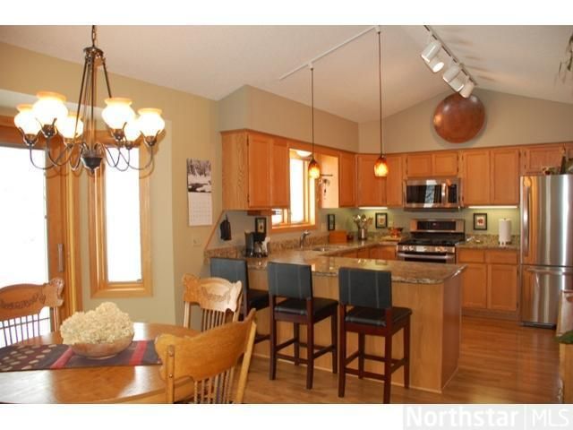 632 Hackmore Dr, Eagan, MN 55123