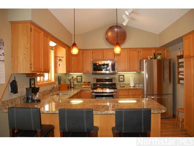 632 Hackmore Dr, Eagan, MN 55123