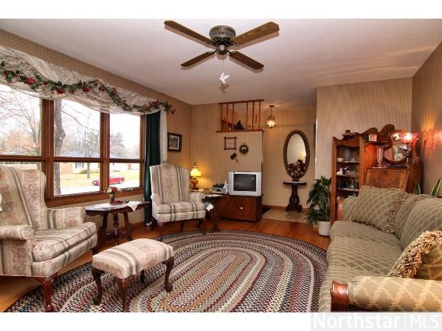 7950 Hillside Trl S, Cottage Grove, MN 55016