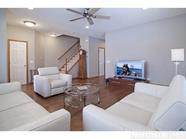 4671 Village Square Blvd N, Shakopee, MN 55379