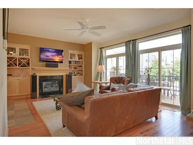 221 1st Ave NE #44, Minneapolis, MN 55413