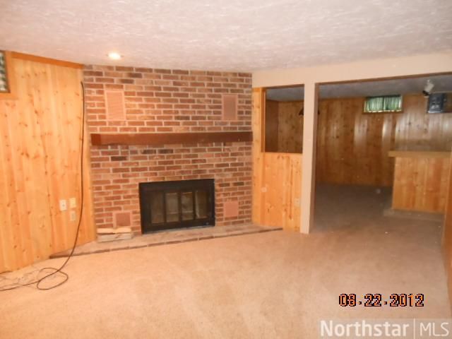 997 Hassan St SE, Hutchinson, MN 55350