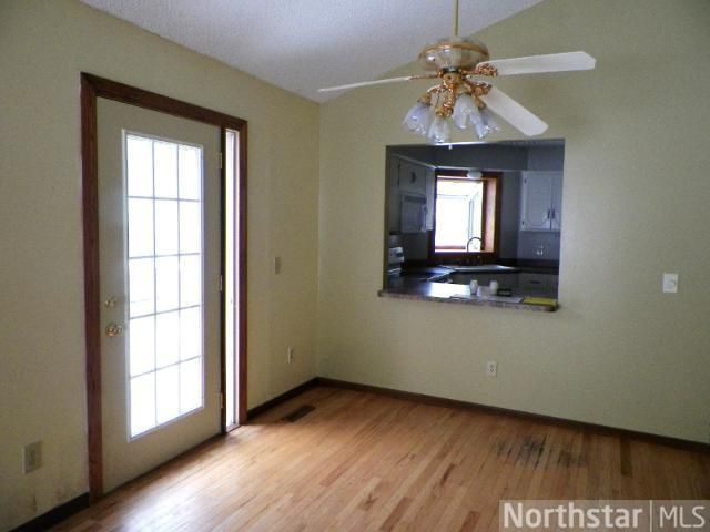 6483 13th St, Oakdale, MN 55128