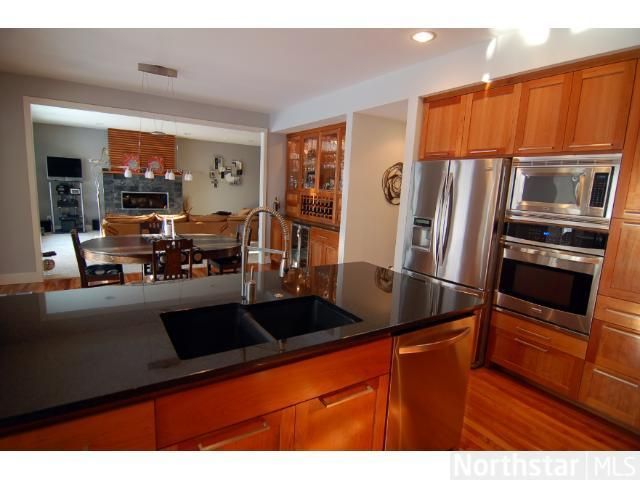 1157 Lexington Ridge Ct, Eagan, MN 55123