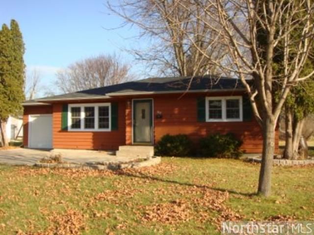 307 Pershing Ave N, New Prague, MN 56071