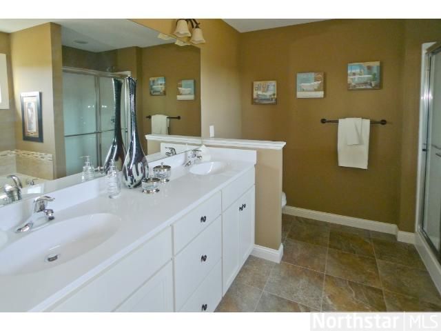 1758 Fallbrooke Ln, Hastings, MN 55033