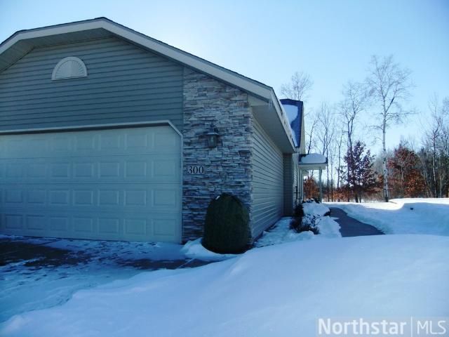 300 Deer Path Dr #5, Osceola, WI 54020