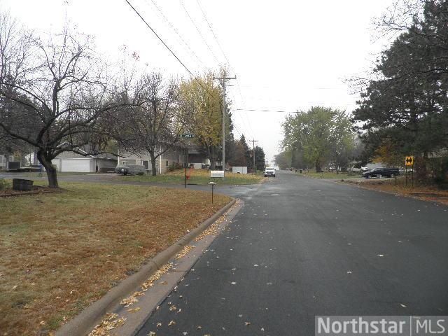 5746 Schutta Rd, Shoreview, MN 55126