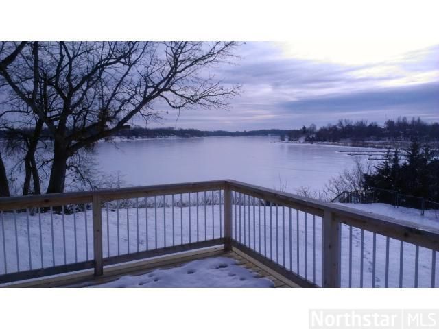 32875 Northland Ct, Lindstrom, MN 55045
