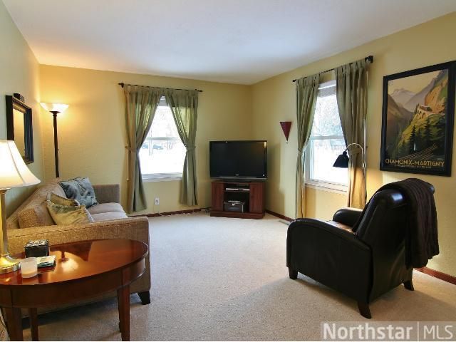 323 Van Buren Ave S, Hopkins, MN 55343