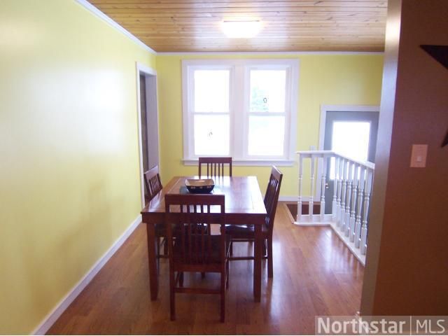417 W 4th St, Winthrop, MN 55396