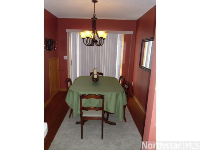 2253 River Rock Ln, Shakopee, MN 55379